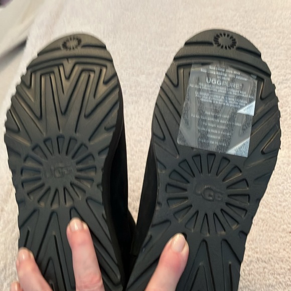 UGG Black Boots Sleek and Stylish New without tags - Picture 3 of 6